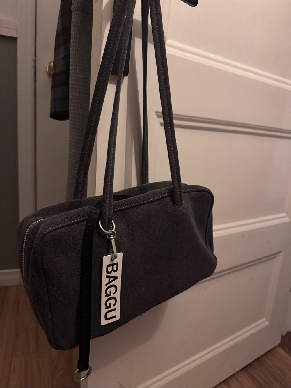 BAGGU Women's Denim Washed Bowler Bag - Picture 5 of 5